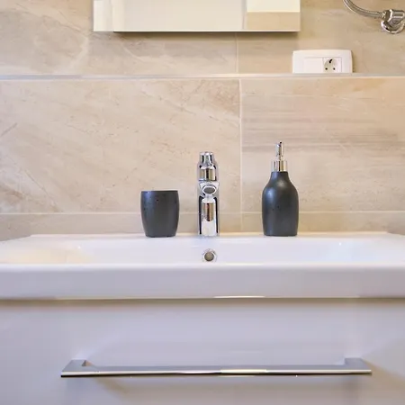 Lav By Litto ספליט