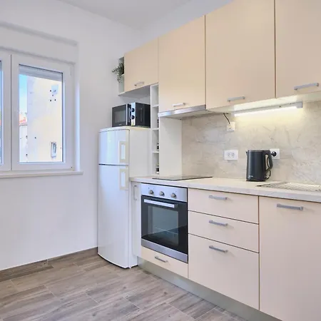 公寓 Lav By Litto *